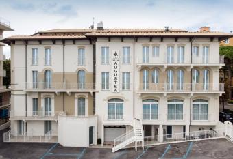 Hotel Villa Augustea allows 18 year olds to book a room