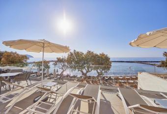 Hotel Ilusion Moreyo - Adults Only allows 18 year olds to book a room