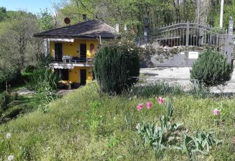 B&B La Casa Nel Bosco has Balcony rooms