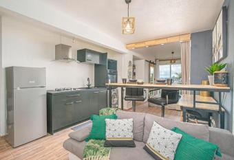 Foyal Toloman - Karanbol allows 18 year olds to book a room