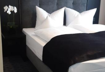 Remstal Hotel allows 18 year olds to book a room