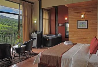 Hotel Arenal Kioro Suites & Spa allows 18 year olds to book a room