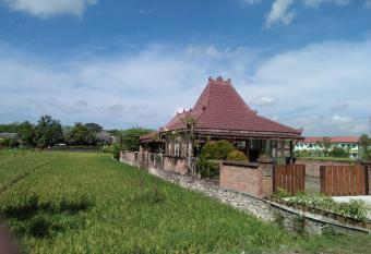 JOGLOPARI GuestHouse bukan untuk pasangan non pasutri has Balcony rooms