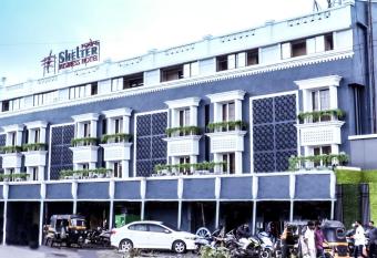 Rudra Shelter Business Hotel has Balcony rooms