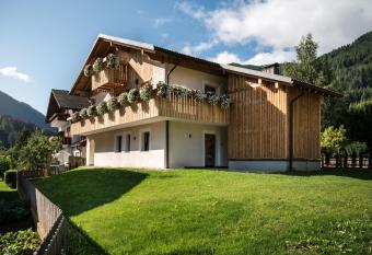 Chalet Dolomit has Balcony rooms