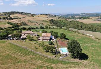 Cerqueti agriturismo has Balcony rooms