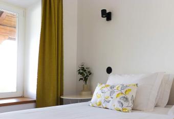 Villa dos Corc  is allows 18 year olds to book a room