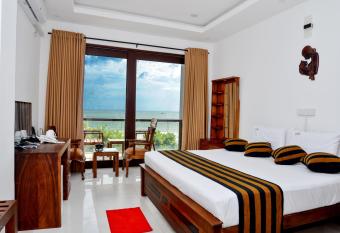 Centhara Beach Weligama has Smoking/Balcony rooms