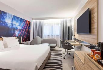 Novotel Tours Centre Gare allows 18 year olds to book a room