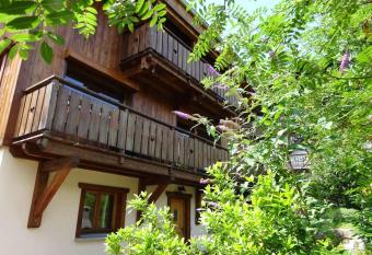 Chalet Belle Folie has Balcony rooms