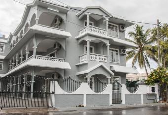 Blue Pebbles Villa allows 18 year olds to book a room