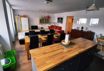 ROOMS in SHARED HOUSE SAARBRUCKEN Center allows 18 year olds to book a room