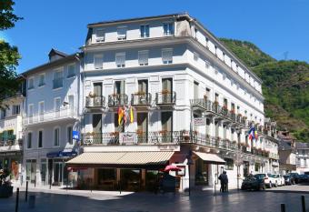 H  tel Panoramic allows 18 year olds to book a room