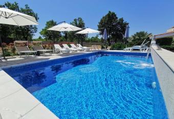 Apartments Lea with pool has Balcony rooms