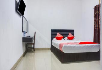 OYO Flagship 91534 Wisma Metro Permai allows 18 year olds to book a room