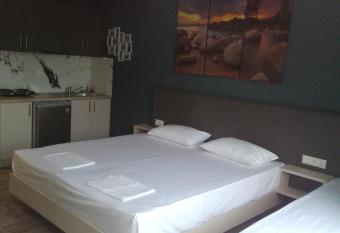 Boutique Pelayo has Balcony rooms