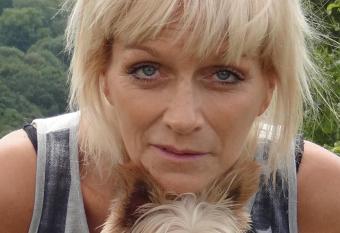 LAS PALOMAS, appartement 3 chambres avec piscine allows 18 year olds to book a room