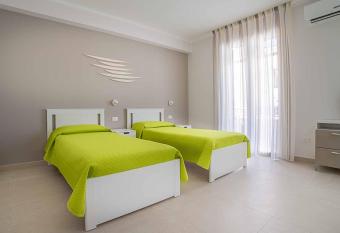 Le Vele B&B has Balcony rooms