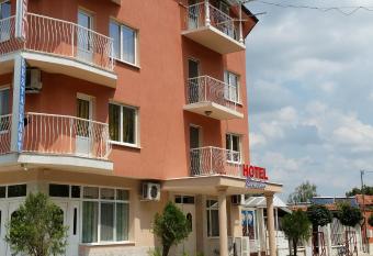 Hotel Fantasy has Balcony rooms