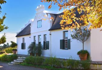 Cape Dutch @ Keerweder allows 18 year olds to book a room