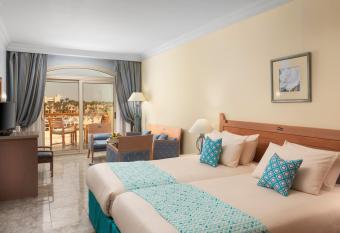 Royal Lagoons Resort & Aqua Park Families and Couples Only allows 18 year olds to book a room