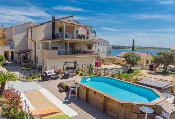 Kristal Paris Resort allows 18 year olds to book a room