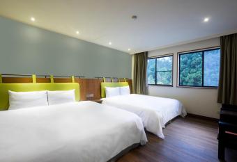 Howard Resort Xitou allows 18 year olds to book a room