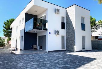 Apartmani Eden Vrsi Mulo has Balcony rooms