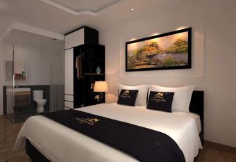 Old Quarter Hotel 1961 has Balcony rooms