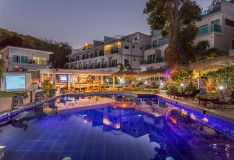 Pandora has Balcony rooms