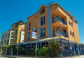 Dara Hotel has Balcony rooms