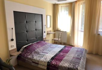 Studio Villa Park Premium has Balcony rooms