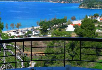 George & Sia s House has Balcony rooms