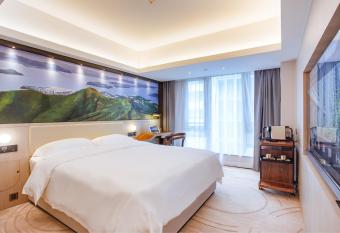 OASIS AVENUE - A GDH HOTEL has Balcony rooms