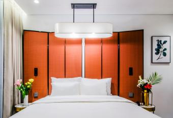 Hotel the Castle Jamsil-Sene has rooms with a private hot tub