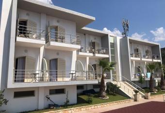 Royal Blue Hotel has Balcony rooms