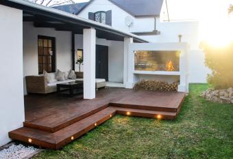 Langbaai Beach Cottage has Balcony rooms