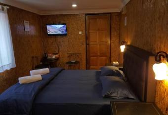 Homestay Umbai Kelana has Balcony rooms