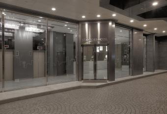 Stanford Hotel Hong Kong allows 18 year olds to book a room