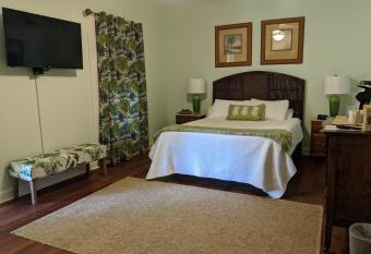 Lake Minneola Inn has Balcony rooms