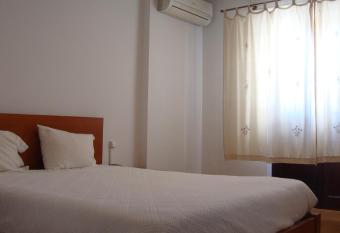 Alian  a Alojamento Local has Balcony rooms