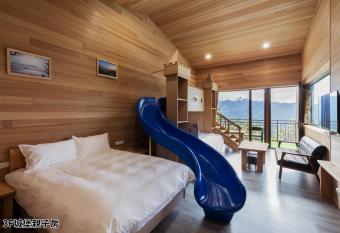 Chingjing Abin Minshuku allows 18 year olds to book a room