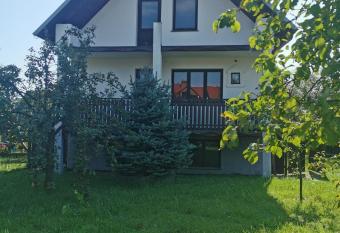 Noclegi Dom na Cichej Krasnobr  d has Balcony rooms