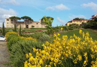 Residence Borgo Felciaione has Balcony rooms