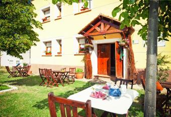 Apartamentos El Pajar del Abuelo has Balcony rooms