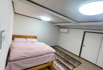       xiang po po inn has Balcony rooms