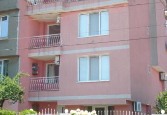 The Sunny Home Guesthouse has Balcony rooms