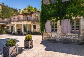 H  tel la Magnaneraie allows 18 year olds to book a room