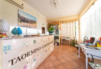 Taormina Garden Hotel has Balcony rooms