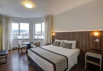 Slaviero Blumenau allows 18 year olds to book a room